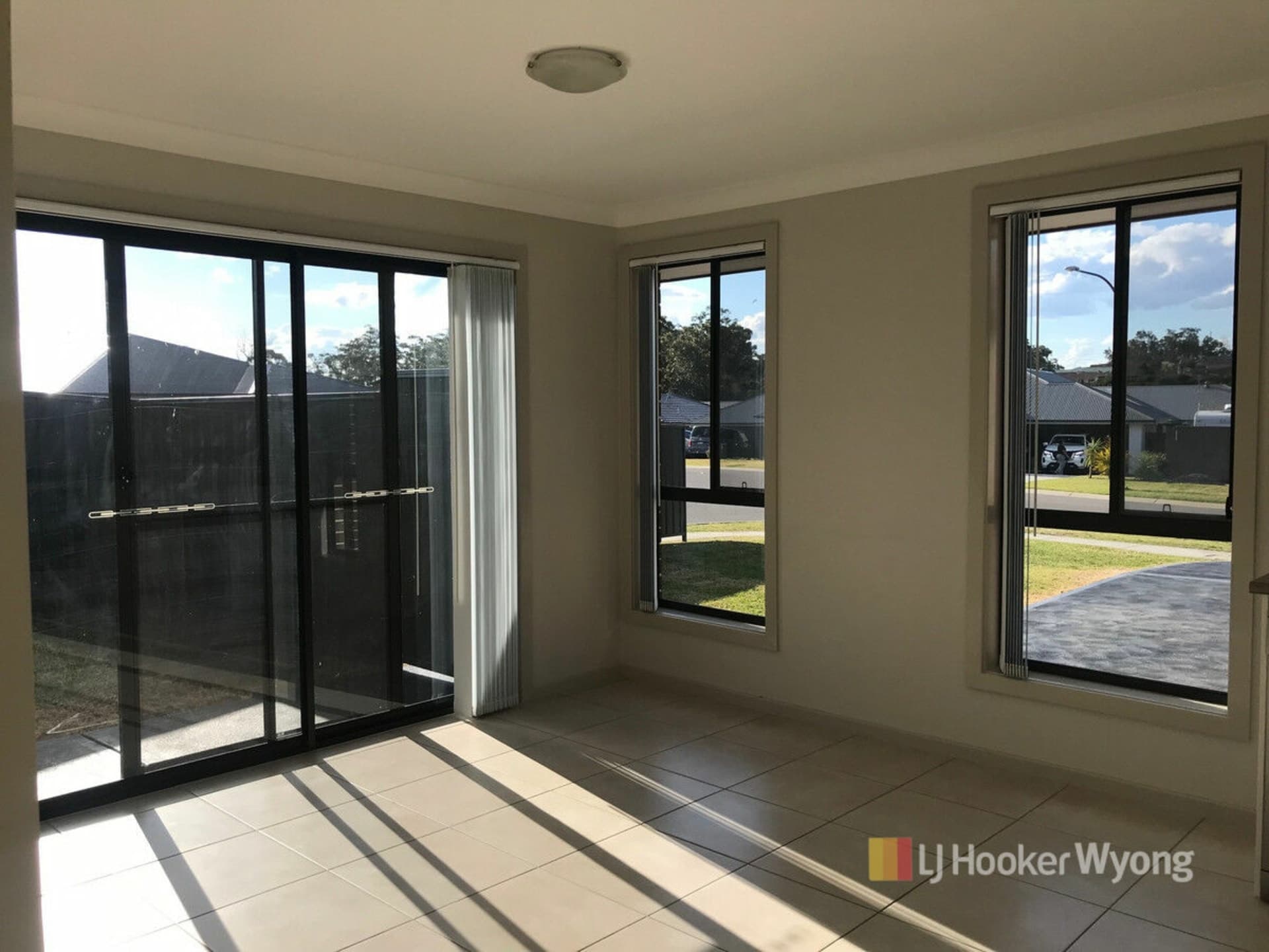 25A Fernhill Avenue, Hamlyn Terrace, Hamlyn Terrace - Thumbnail 3
