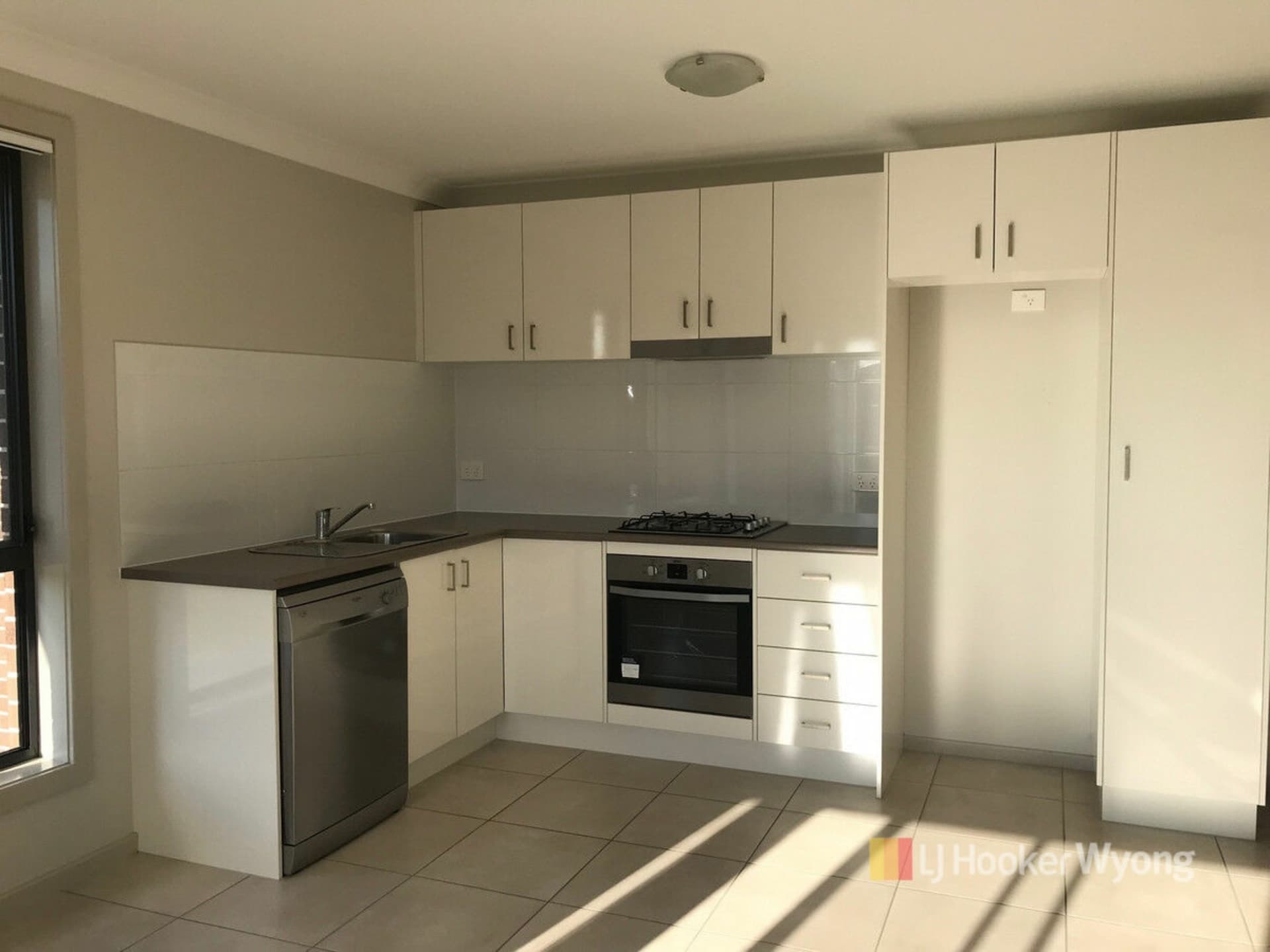 25A Fernhill Avenue, Hamlyn Terrace, Hamlyn Terrace - Thumbnail 4