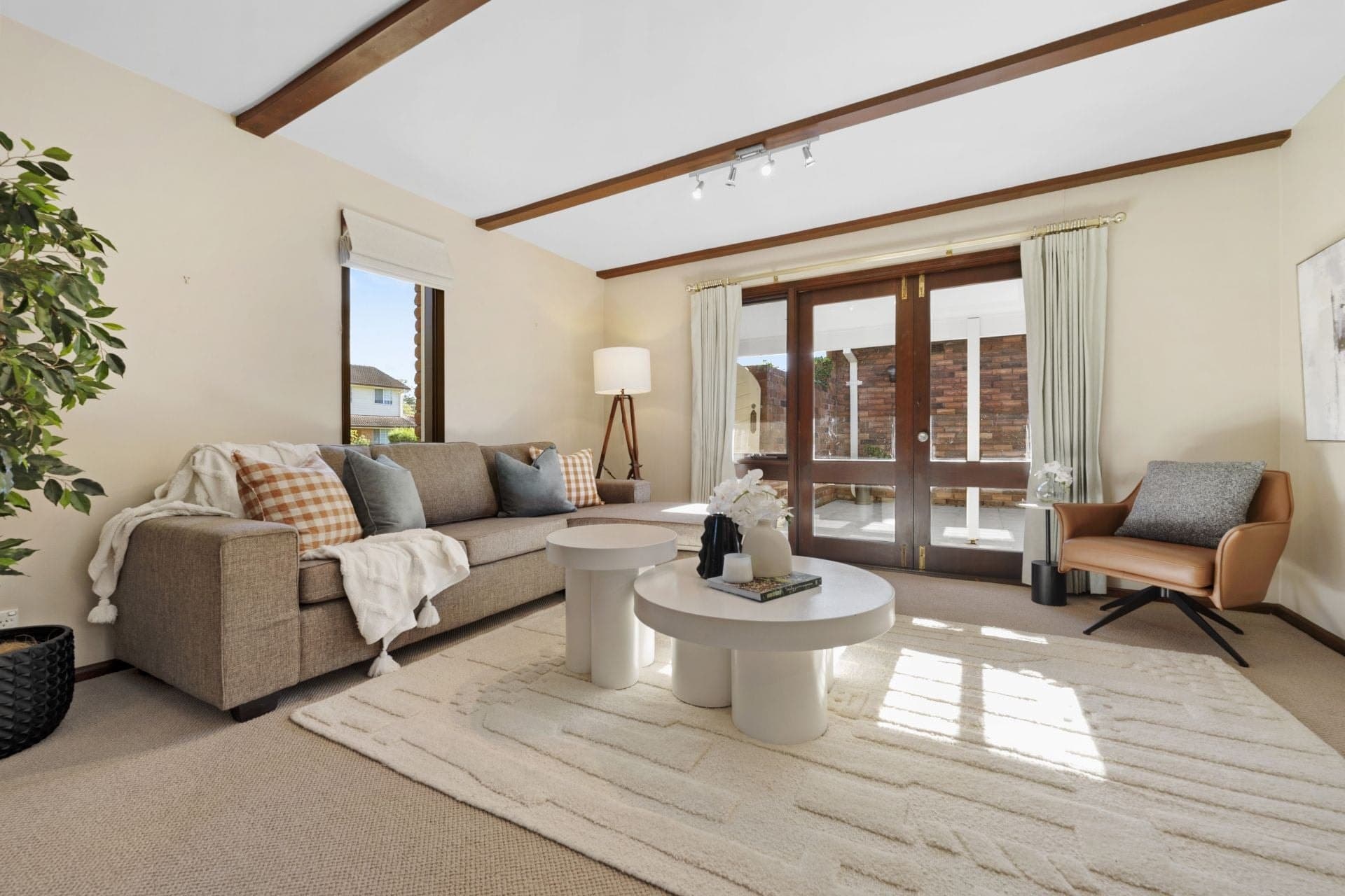 14 Dresden Avenue, Castle Hill, Castle Hill - Thumbnail 2