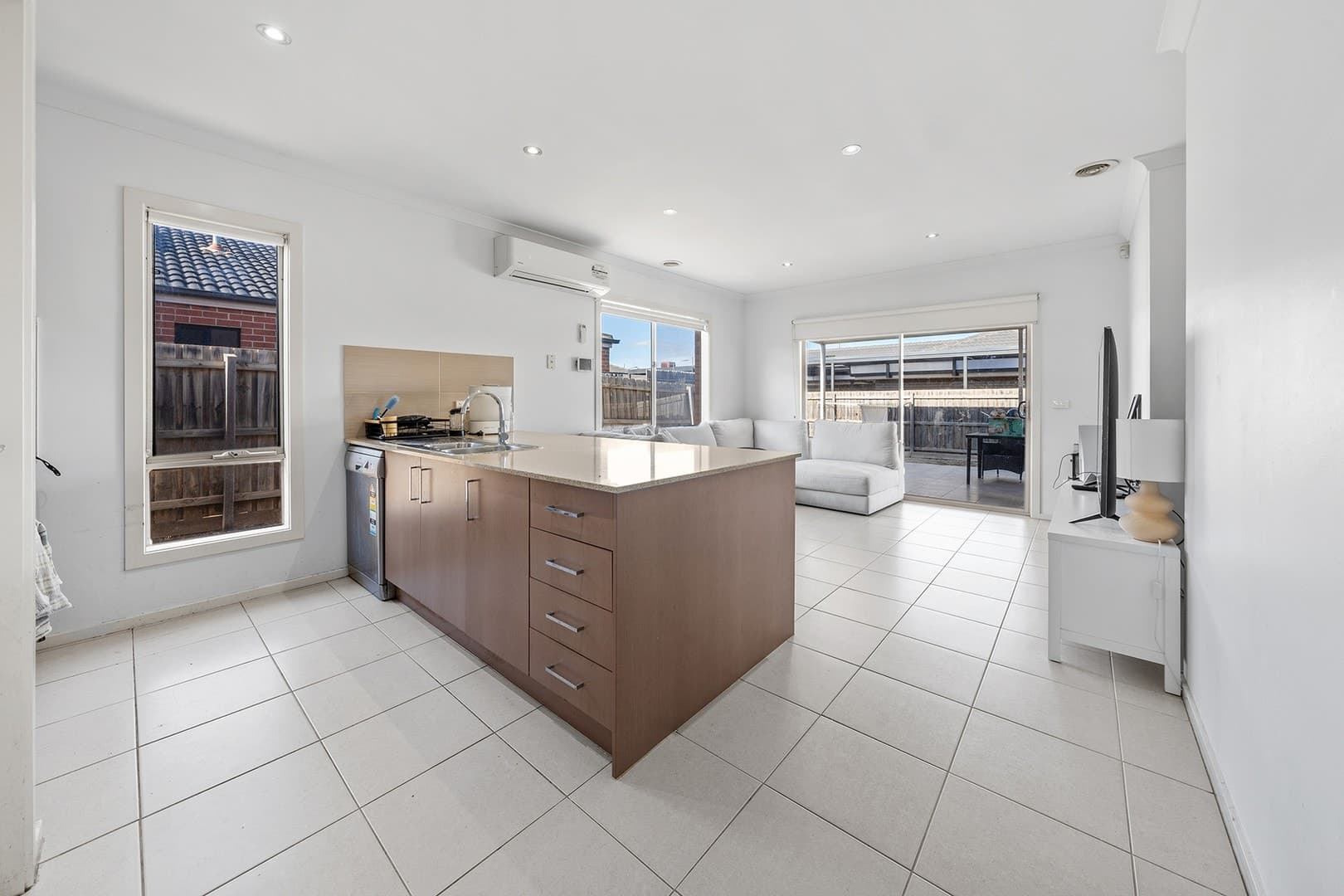 5 Royale Drive, Fraser Rise, VIC 3336, Fraser Rise - Thumbnail 3