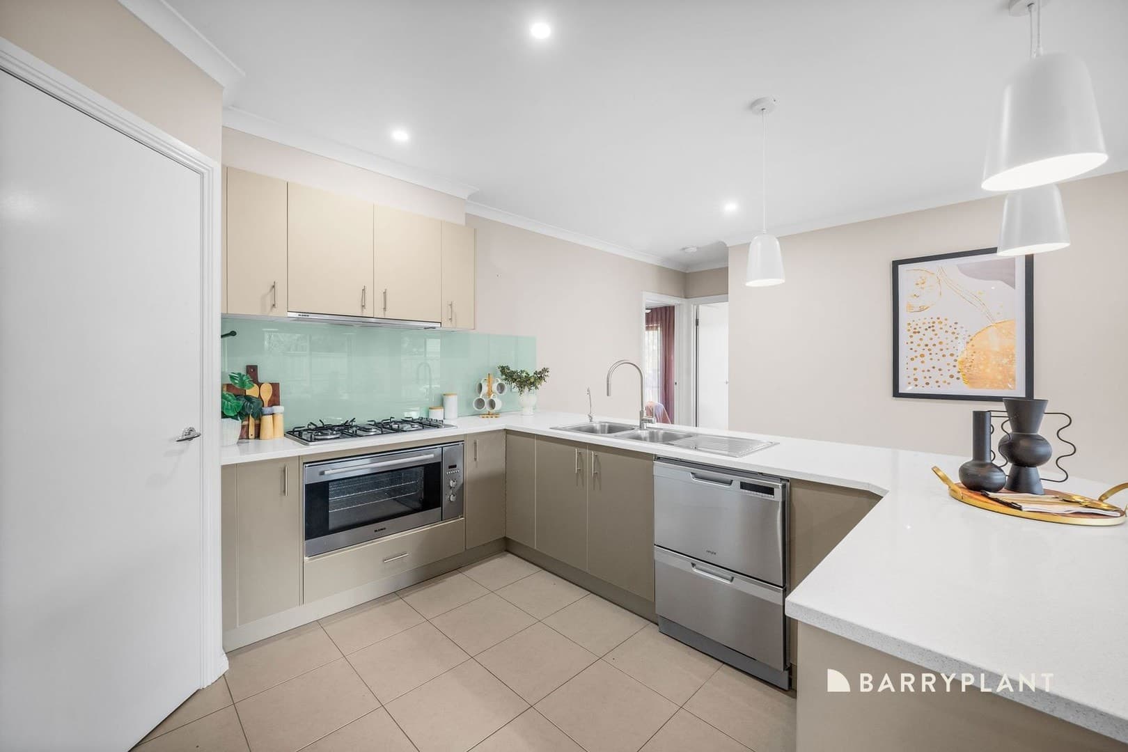 2 Sistine Row, Mernda, VIC 3754, Mernda - Thumbnail 3