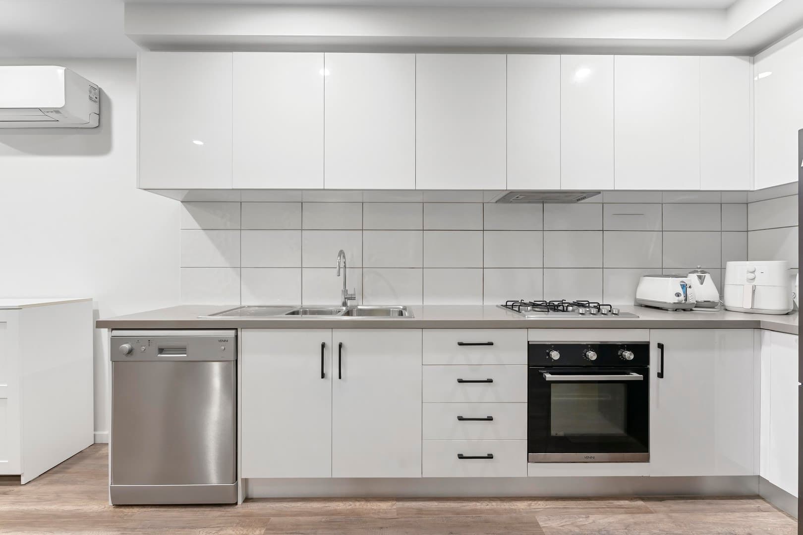 Unit 2, Level 1/452 Waterdale Road, Heidelberg Heights, VIC 3081, Heidelberg Heights - Thumbnail 4