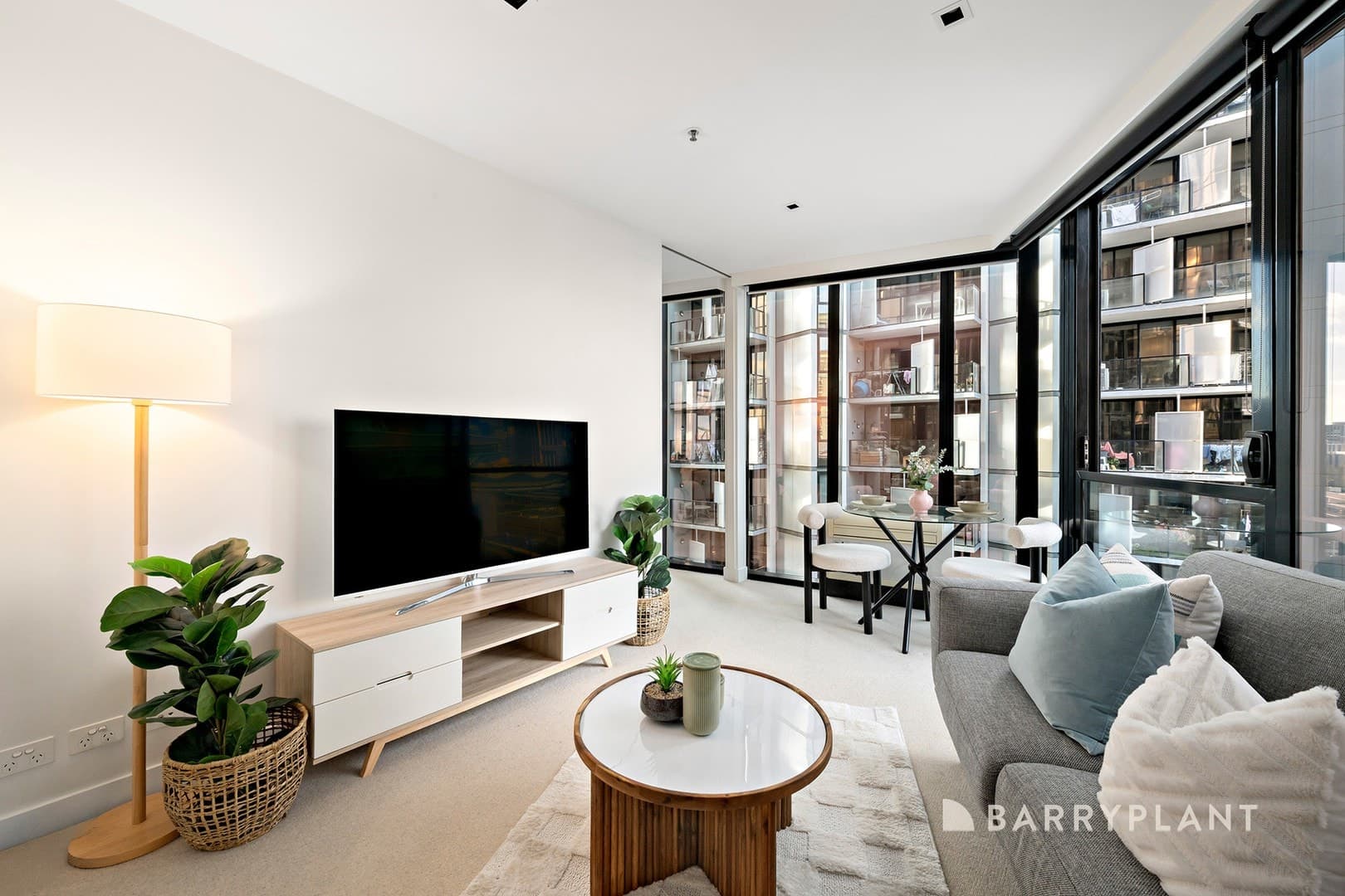 1001/677 La Trobe Street, Docklands, VIC 3008, Docklands - Thumbnail 2