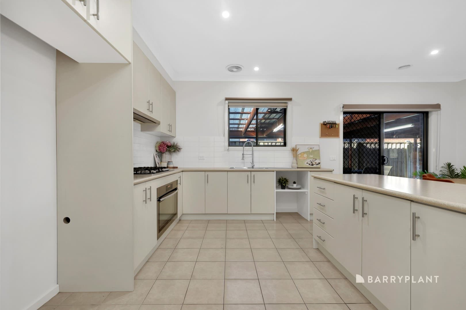 10 Kareelah Link, South Morang, VIC 3752, South Morang - Thumbnail 4