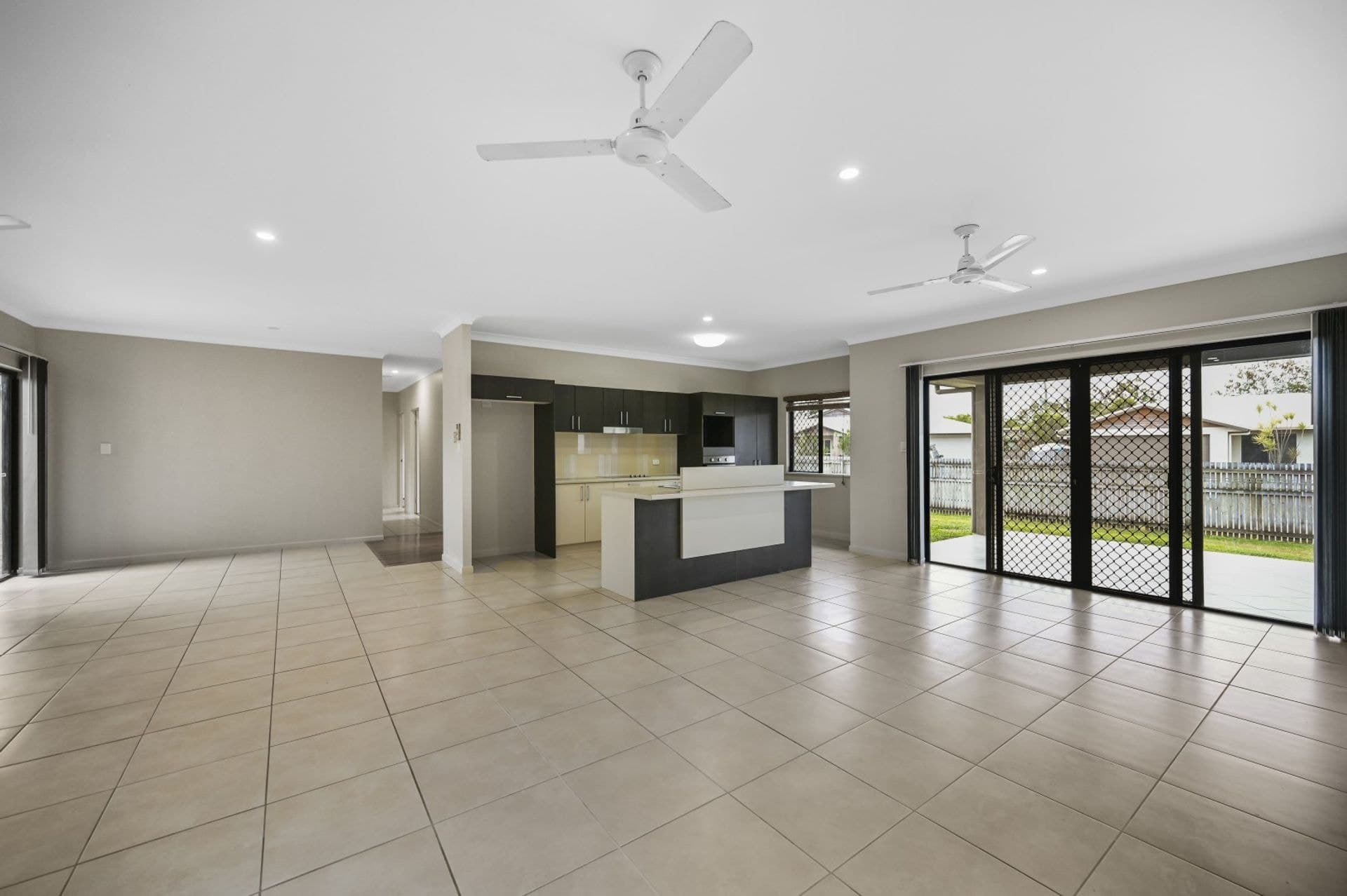 4 Barra Court, Mount Louisa, QLD, 4814, Mount Louisa - Thumbnail 2