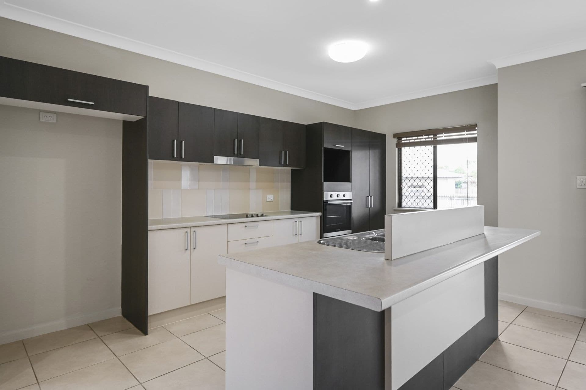 4 Barra Court, Mount Louisa, QLD, 4814, Mount Louisa - Thumbnail 3