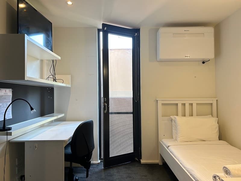 315/24 Barkly Pl, Carlton - Thumbnail 3