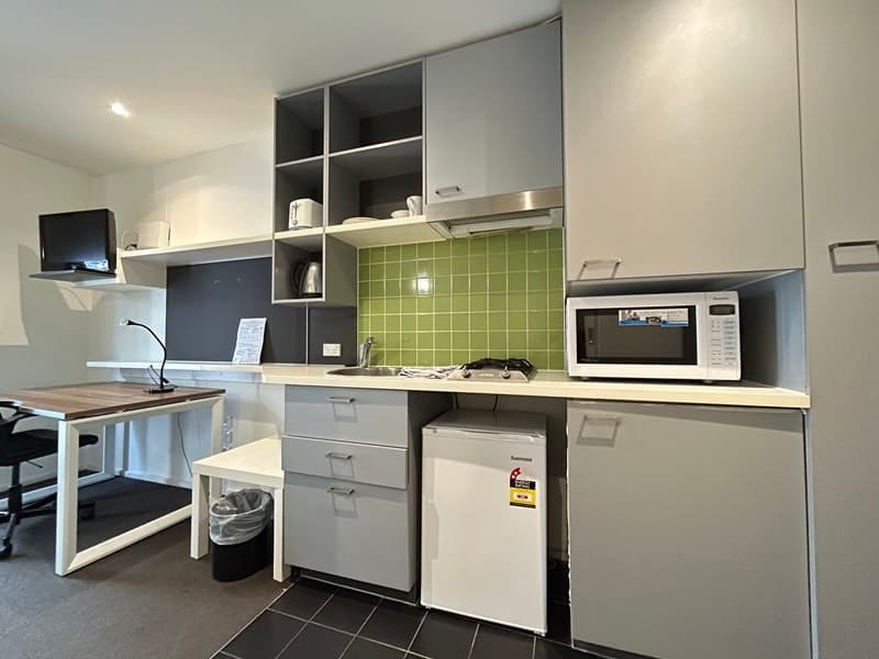 511/24 Barkly Pl, Carlton - Image 1