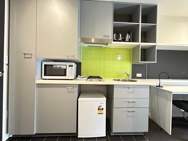 512/24 Barkly Pl, Carlton - Image 1