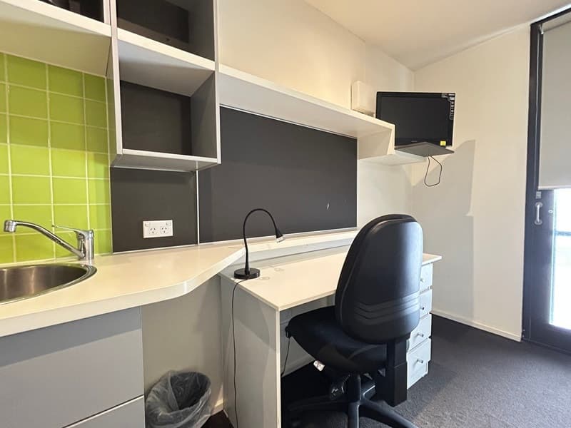 512/24 Barkly Pl, Carlton - Thumbnail 2