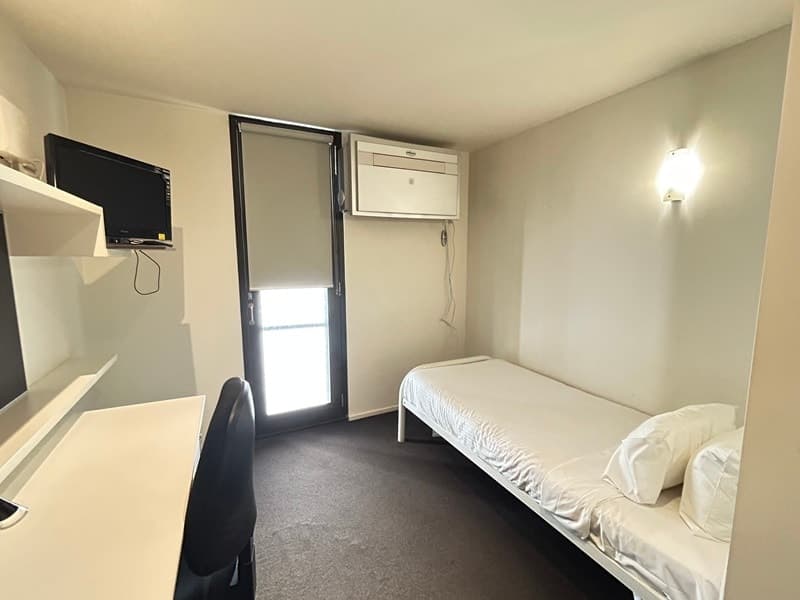 512/24 Barkly Pl, Carlton - Thumbnail 3