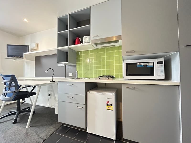 413/24 Barkly Pl, Carlton - Thumbnail 3