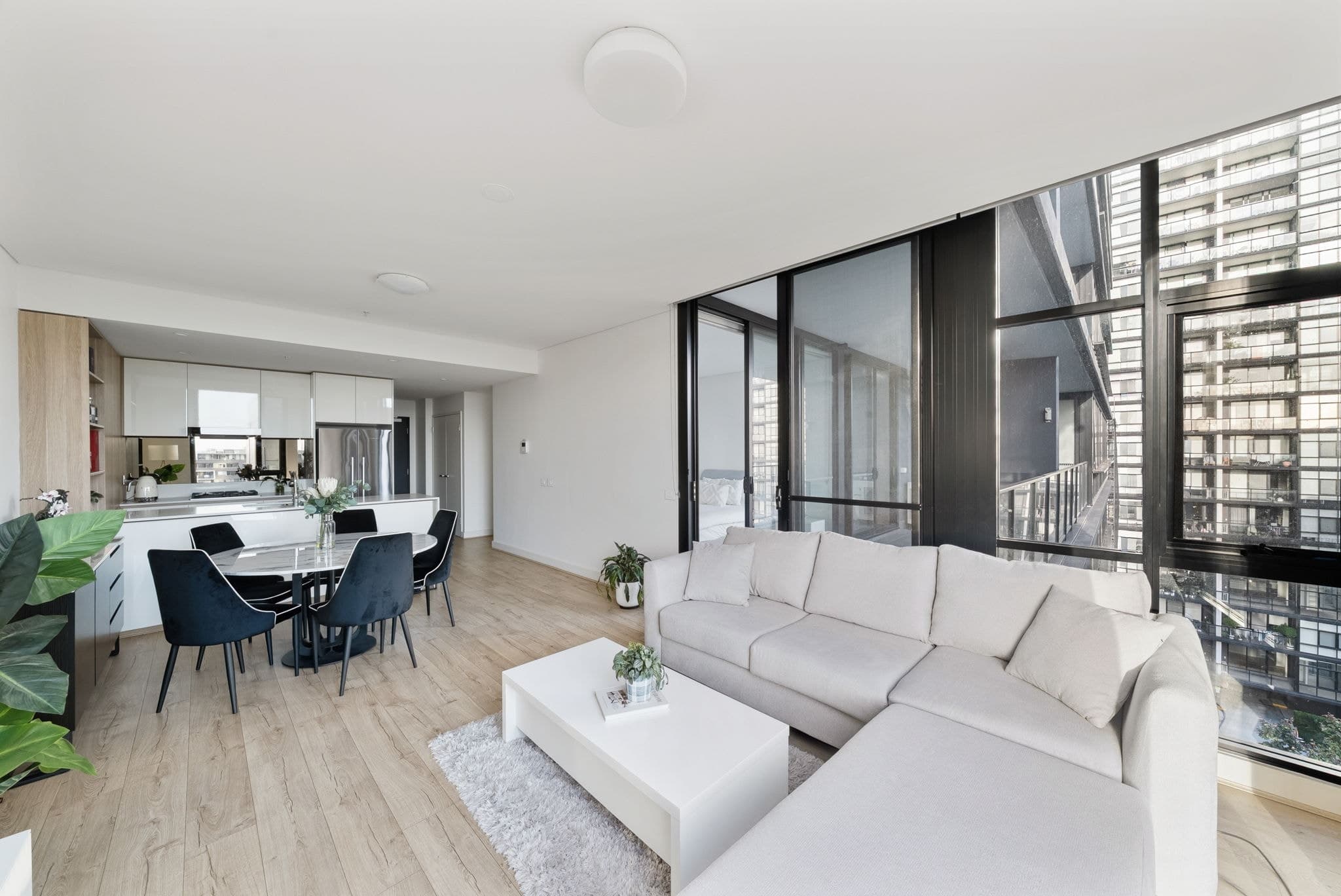 812/46 Savona Drive, Wentworth Point, Wentworth Point - Thumbnail 3