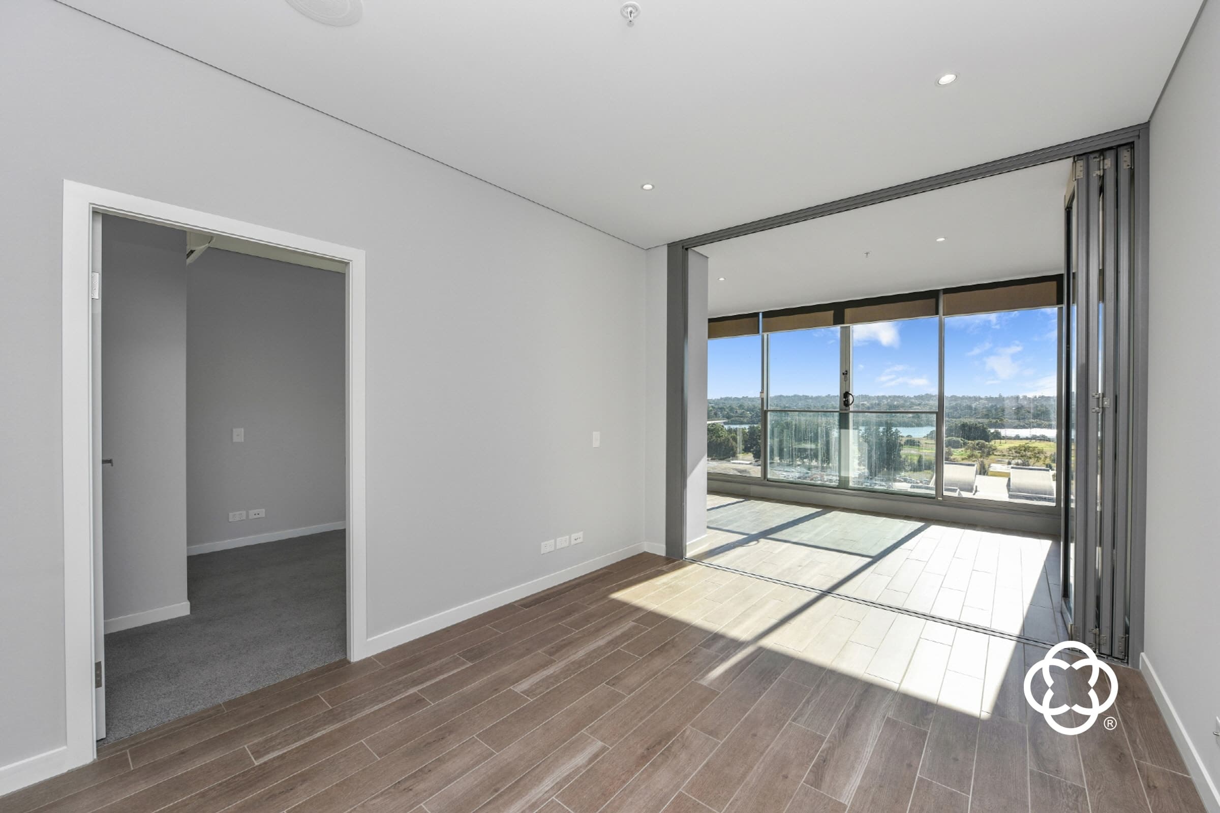 904/3 Foreshore Place, Wentworth Point, Wentworth Point - Thumbnail 3