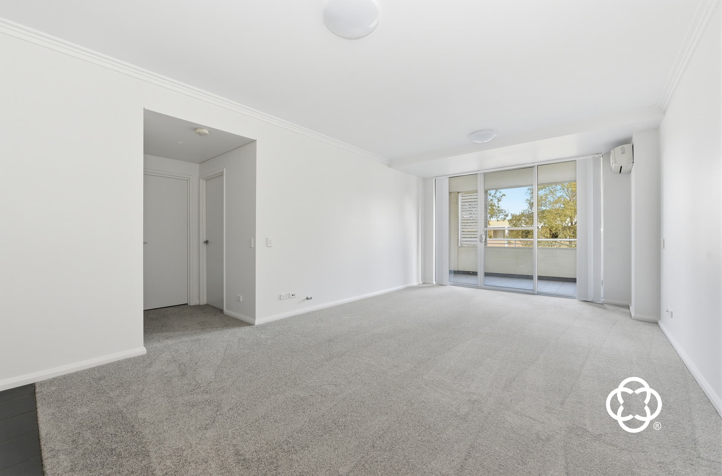 402/3 Stromboli Strait        Wentworth Point NSW 2127, Wentworth Point - Thumbnail 2