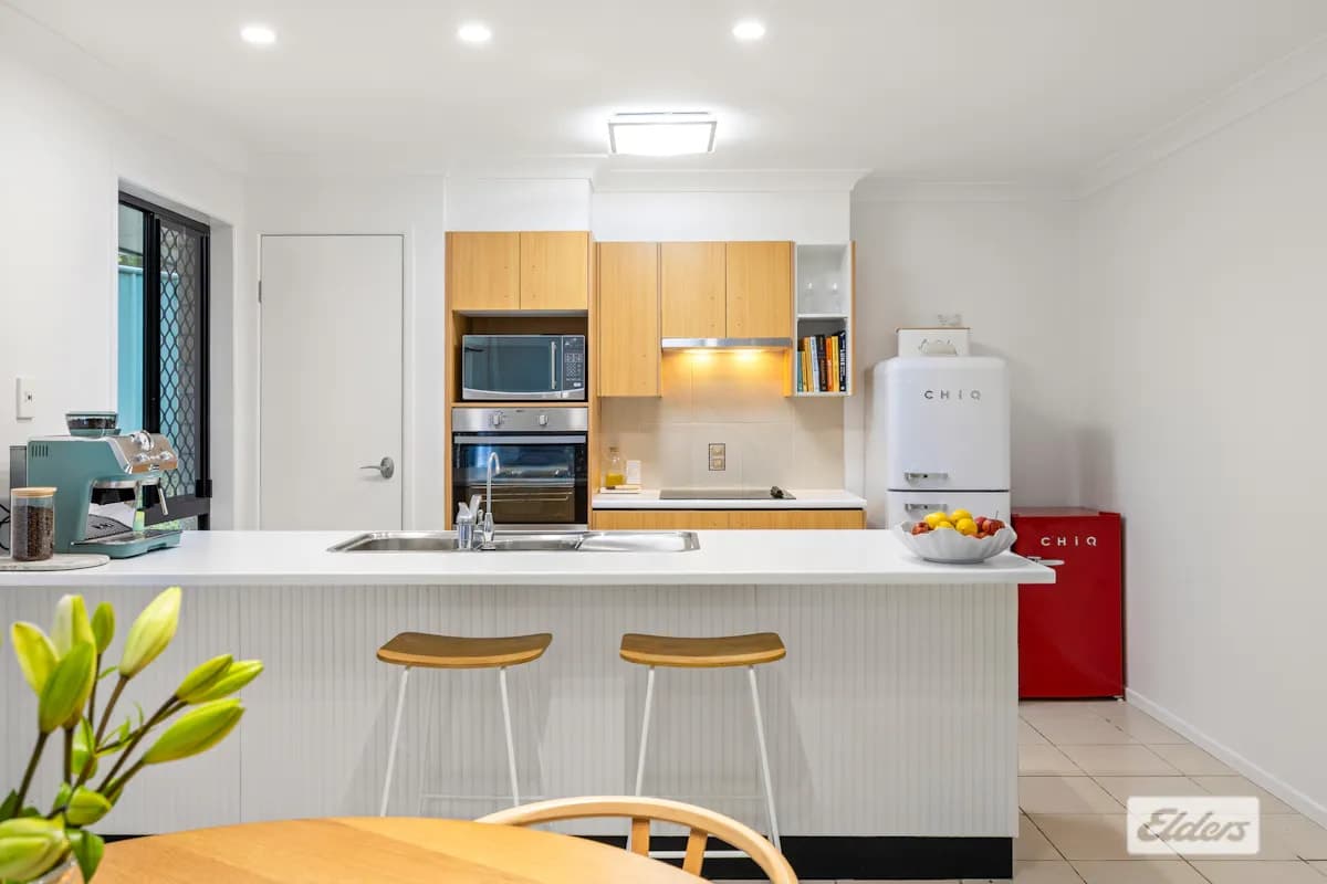 31 Bimbadeen Drive, Loganholme, QLD, 4129, Loganholme - Thumbnail 2