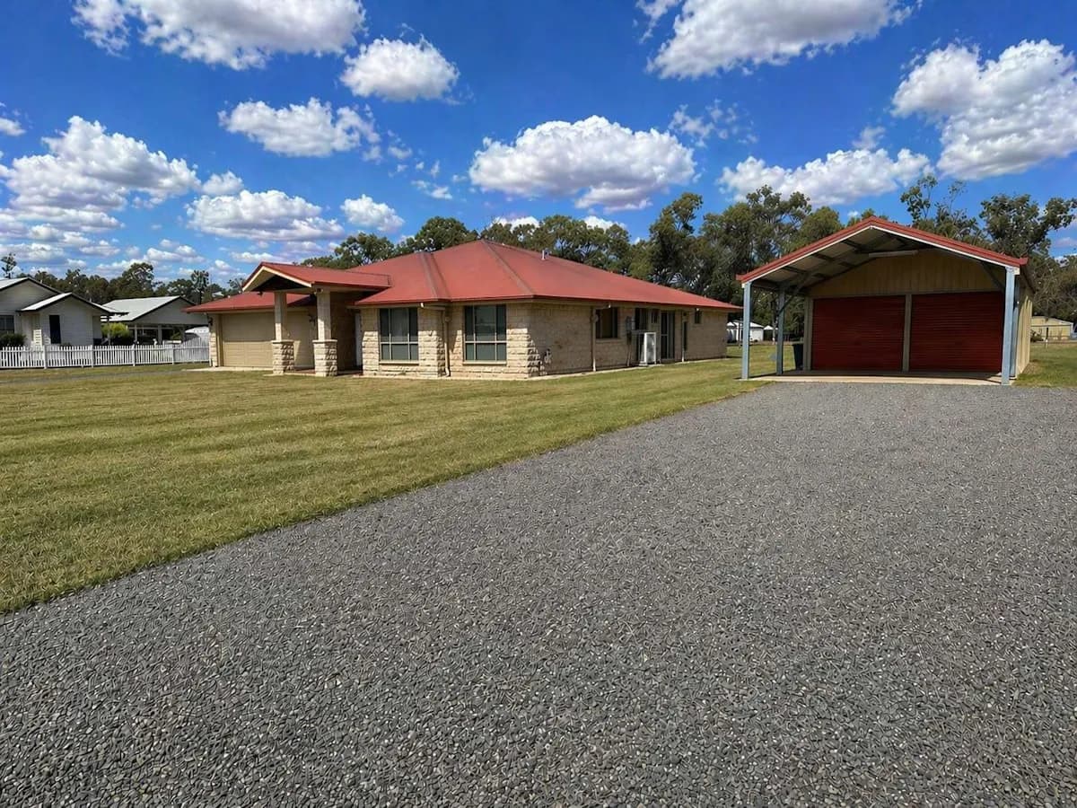 14 Banjo Patterson Place, Dalby, QLD, 4405, Dalby - Thumbnail 2