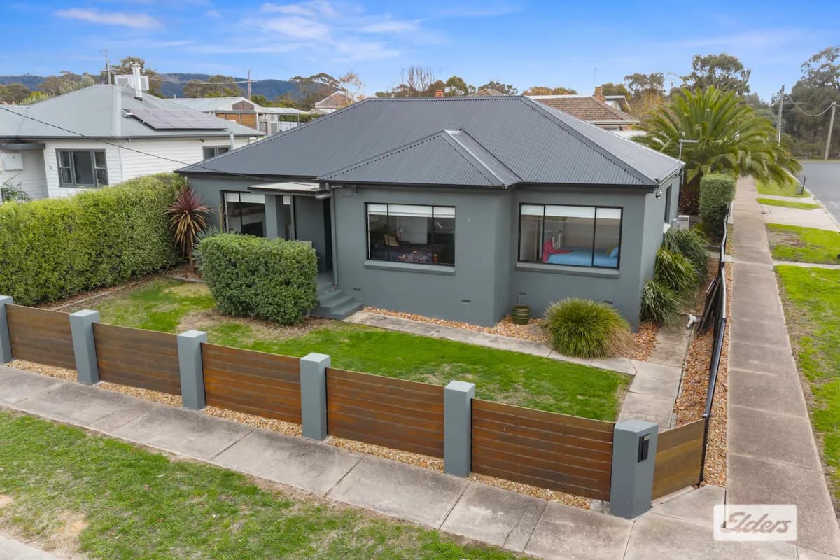 11 Lowe Street, Ararat, VIC, 3377, Ararat - Thumbnail 2