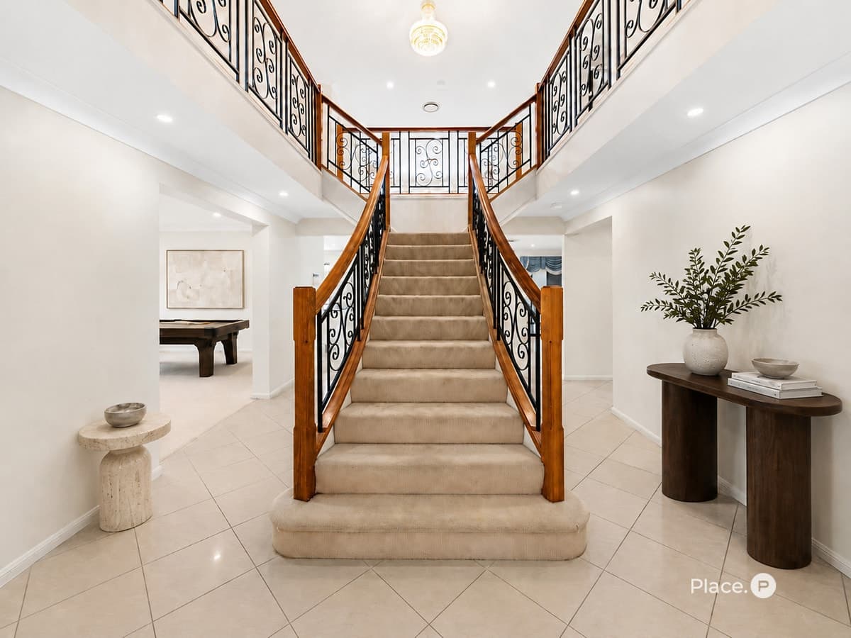 10 Mulberry Place, Stretton - Thumbnail 2