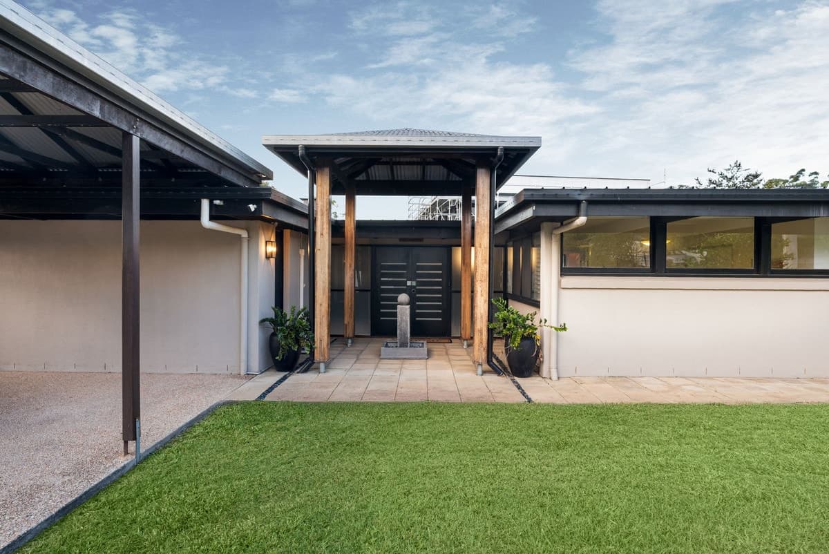 2 Porchester Street, Fig Tree Pocket - Image 1