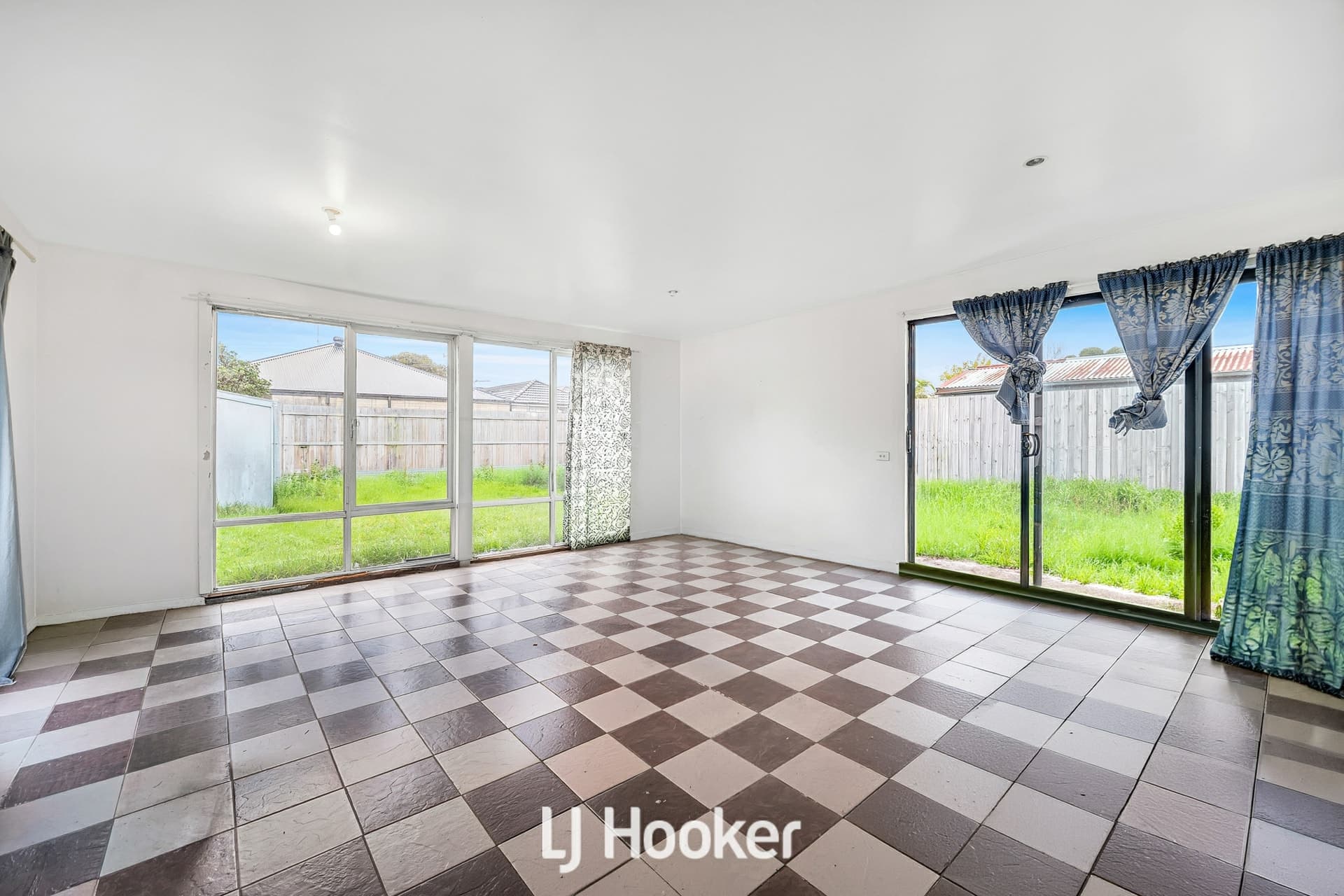 10 Lilac Avenue, Dandenong North, Dandenong North - Thumbnail 4
