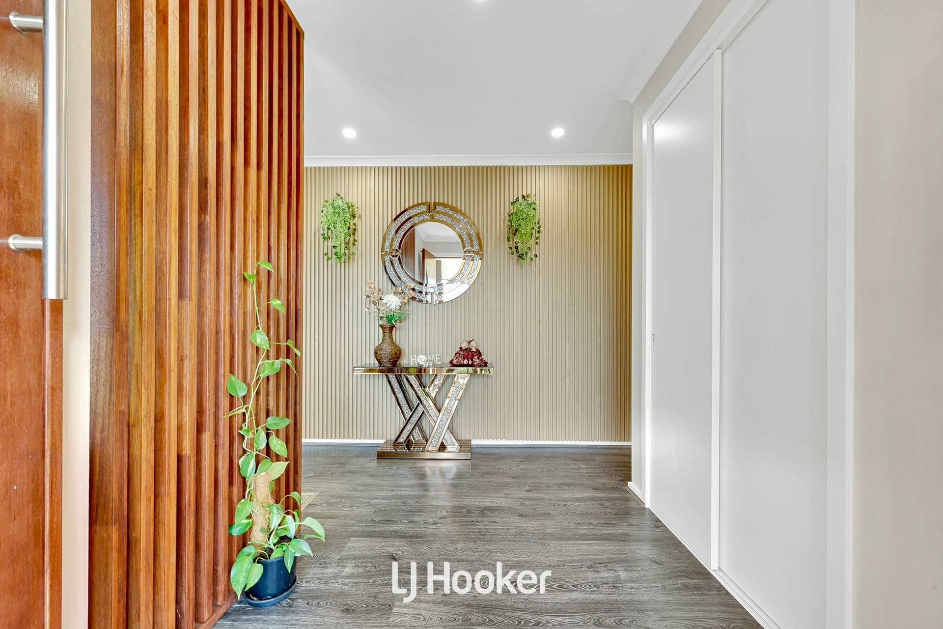 16 Spartan Avenue, Clyde North, Clyde North - Thumbnail 3