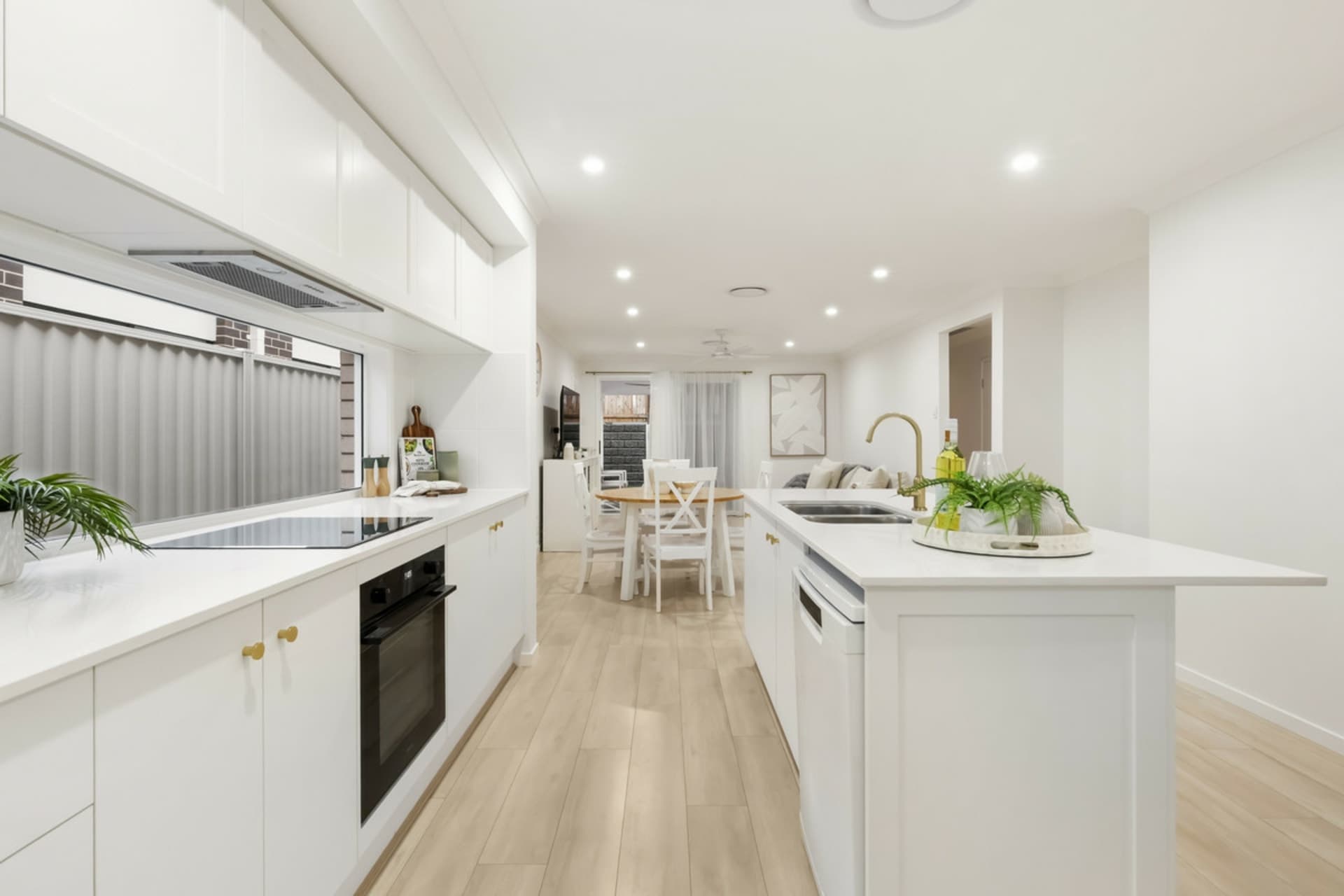 7 Glenthorne Street, Redland Bay, Redland Bay - Thumbnail 4
