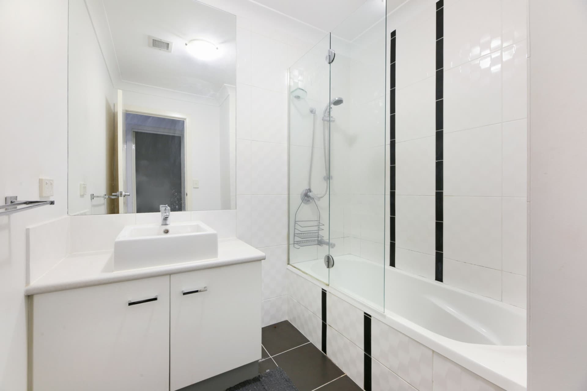 25/15-17 Lloyd Street, Southport, Southport - Thumbnail 7