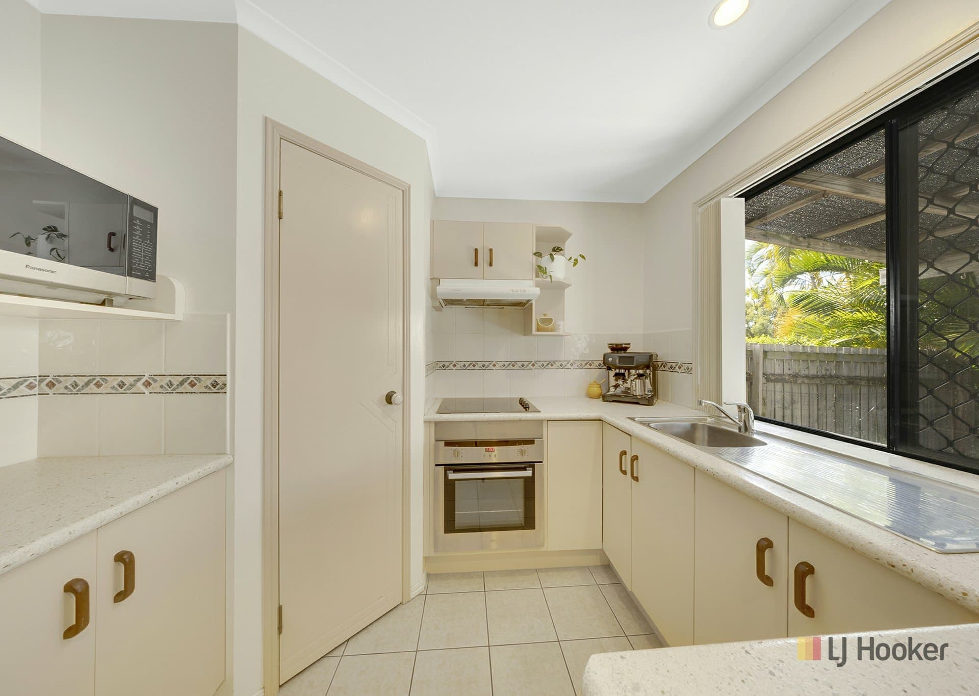 Unit 1/2 Hampton Drive, Tannum Sands, Tannum Sands - Thumbnail 3