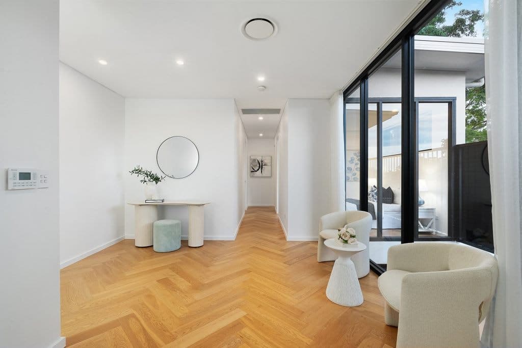 2 Taylor Avenue Melrose, Park, Park - Thumbnail 5