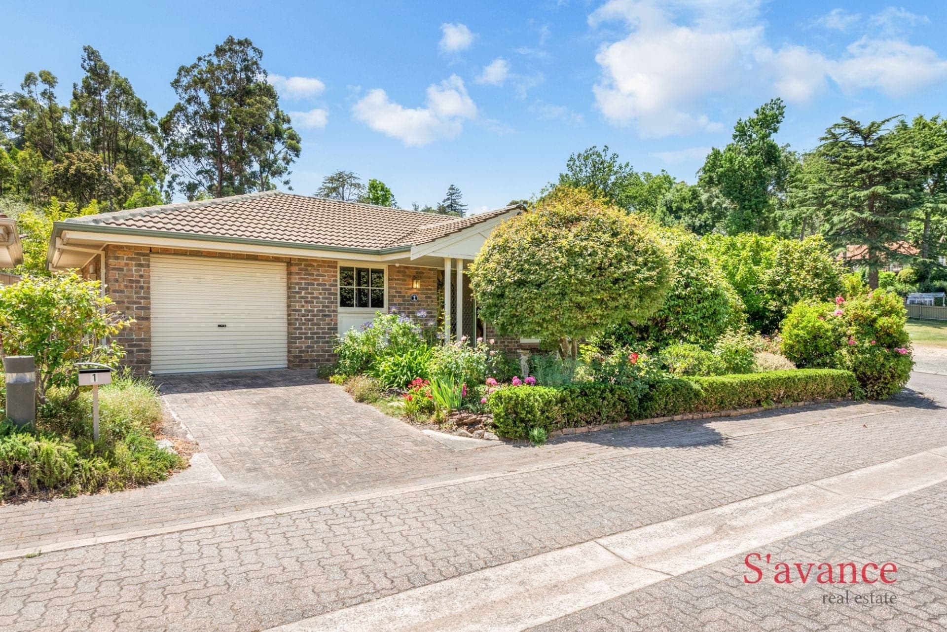 1 Iris Court, Stirling, Stirling - Thumbnail 3