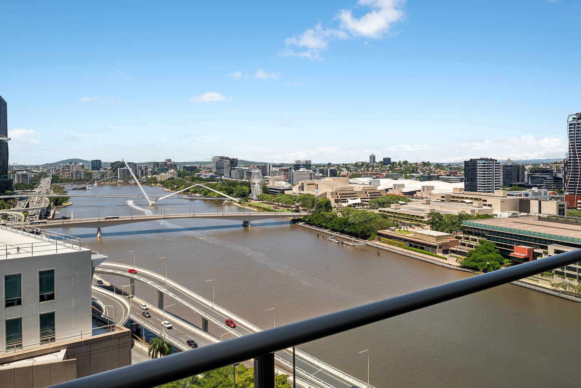 183/18 Tank Street, Brisbane City - Thumbnail 2