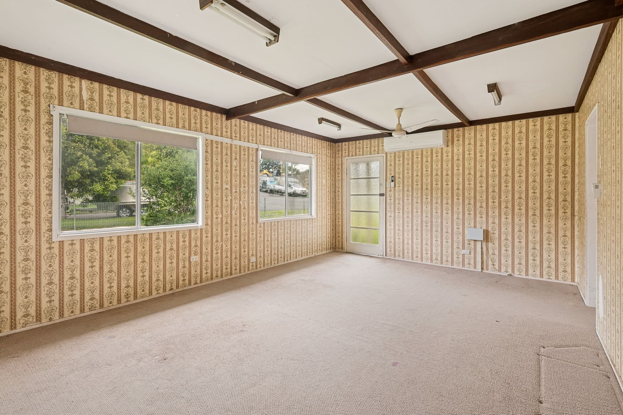 77 Minimine Street, Stafford - Thumbnail 2