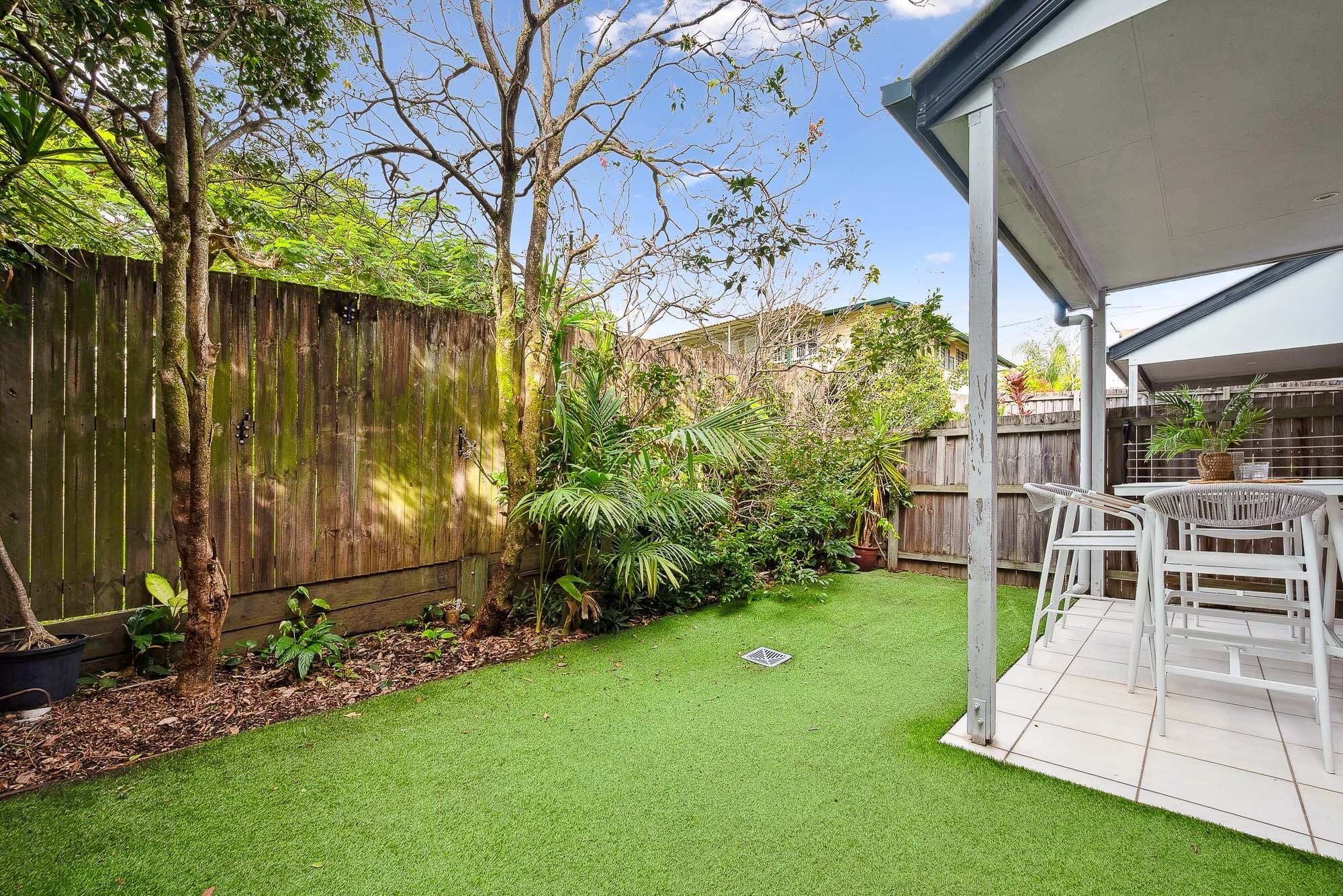 4/28 Oakwood Street, Annerley - Image 1