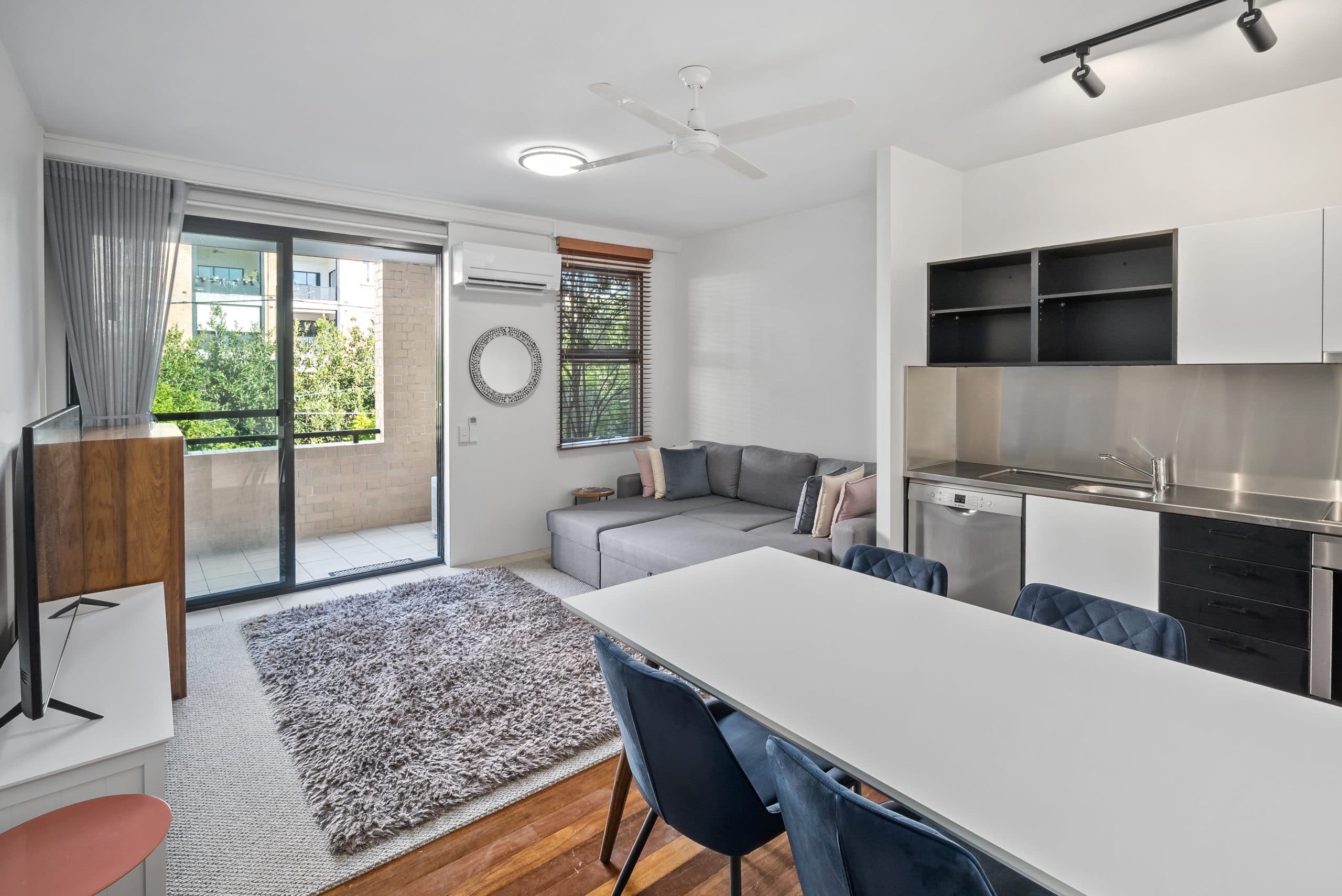 162/139 Commercial Road, Teneriffe - Image 1