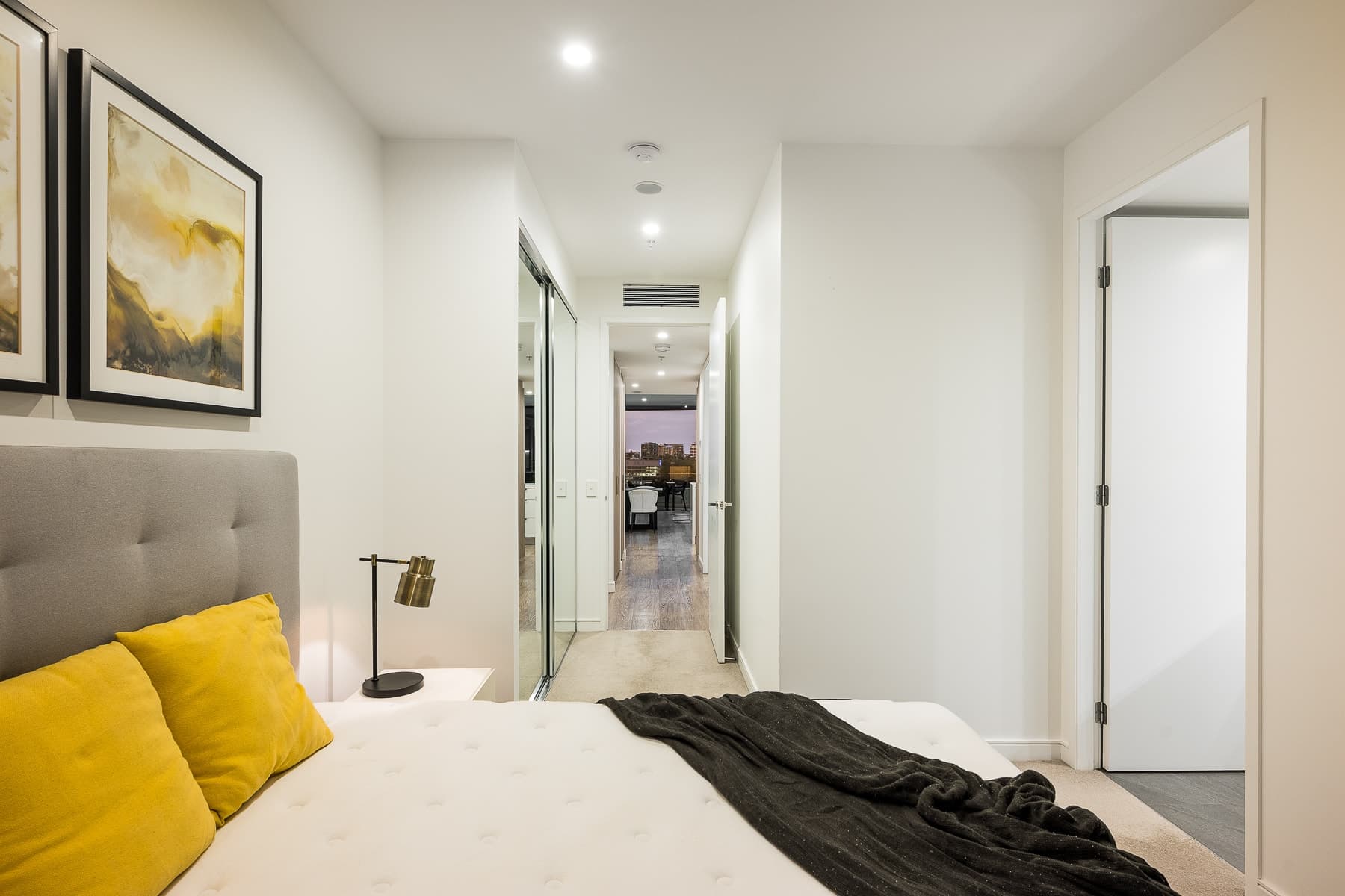 s905/269 Grey Street, South Brisbane - Image 1