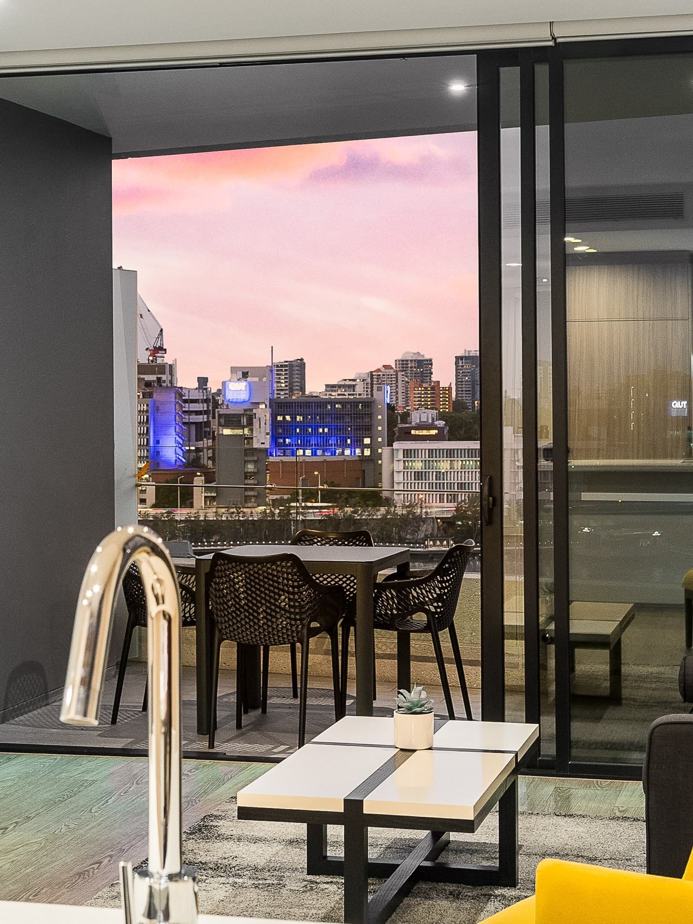 s905/269 Grey Street, South Brisbane - Thumbnail 7