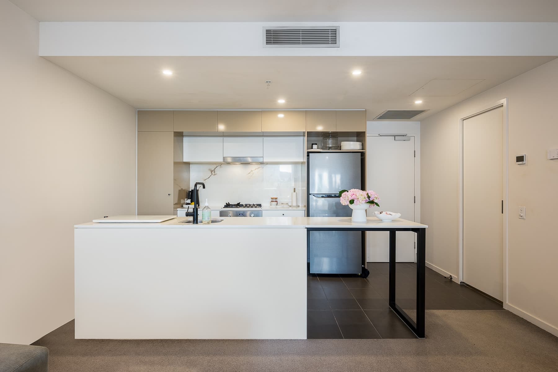 211/49 Cordelia St, South Brisbane - Thumbnail 6