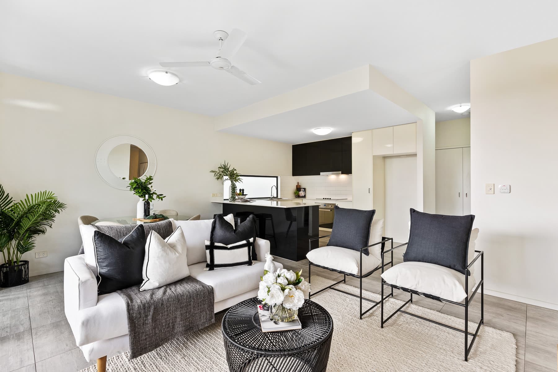 8/35 Crown Street, Holland Park West - Thumbnail 8