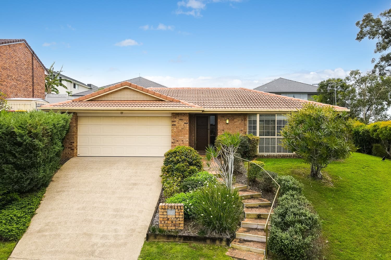 40 Foxmont Drive, Carina - Image 1
