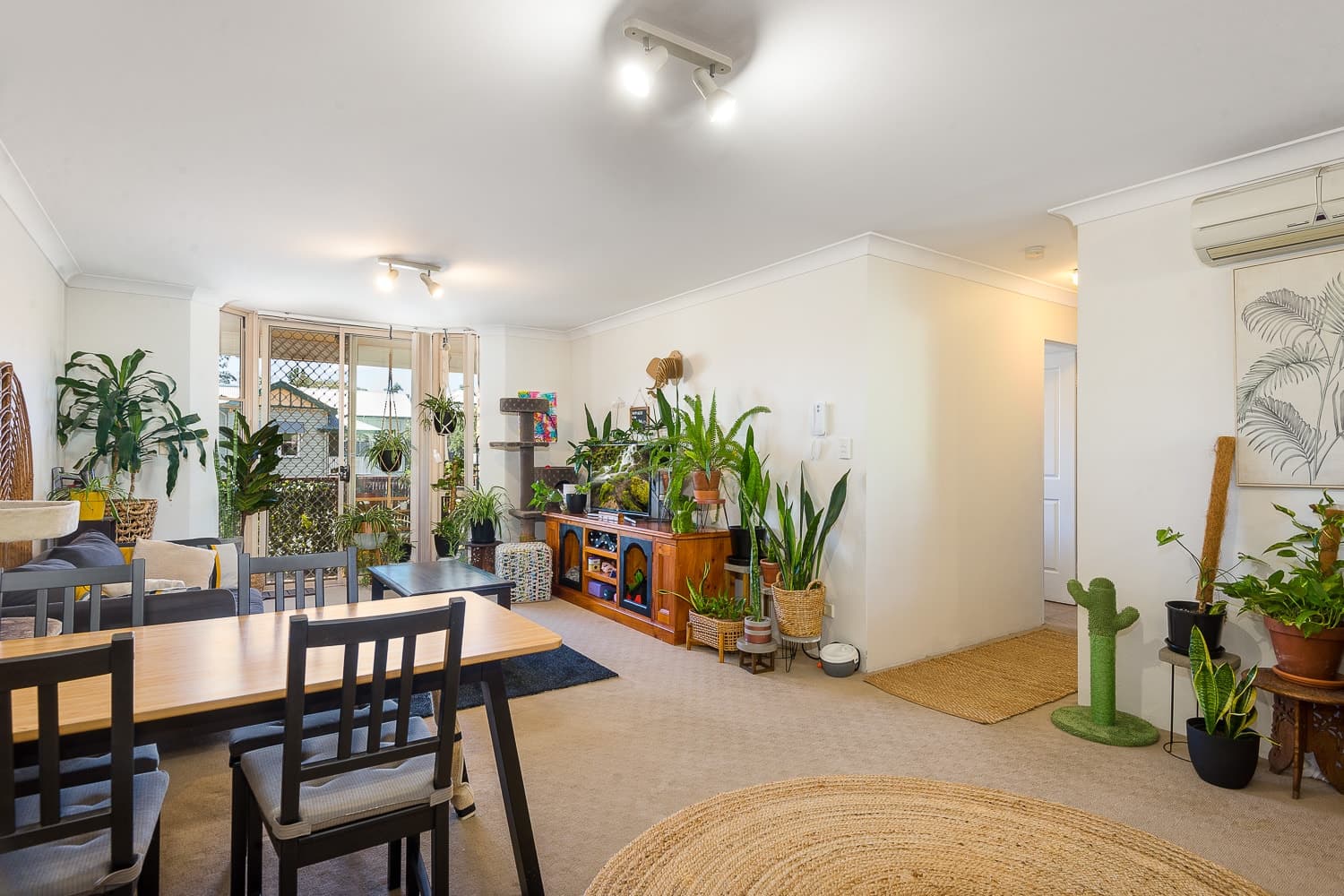 8/7 Lamont Road, Wilston - Image 1