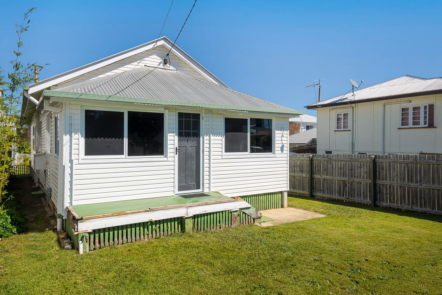 33 Caroline Street, Woody Point - Thumbnail 3