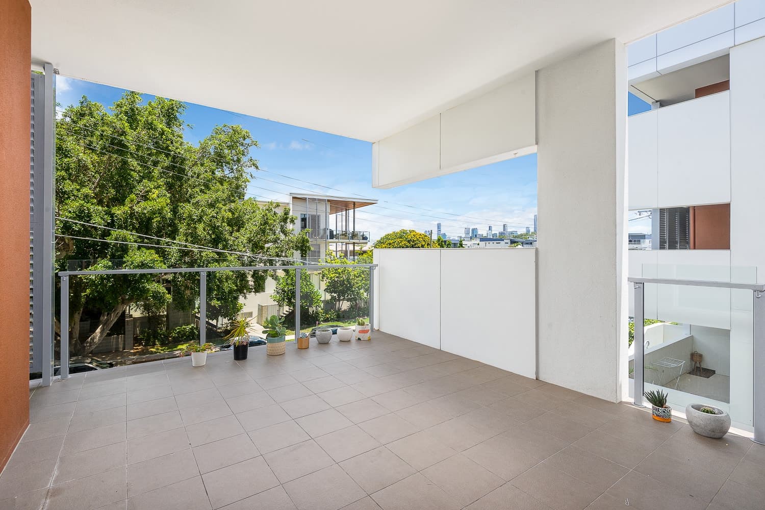7/15 Barramul Street, Bulimba - Thumbnail 2