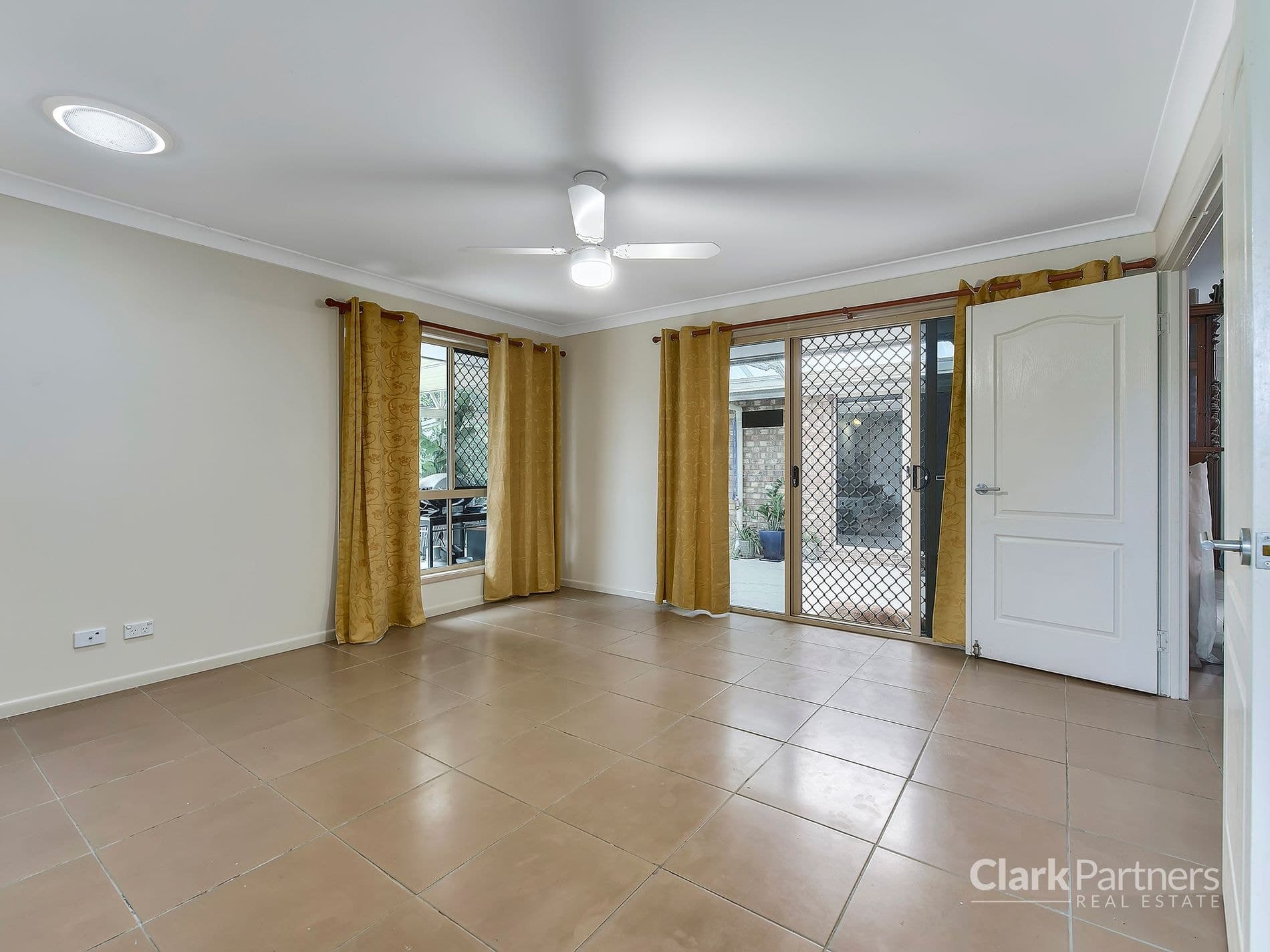 3 Ron Bischof Close, Cashmere, QLD, Cashmere - Thumbnail 8