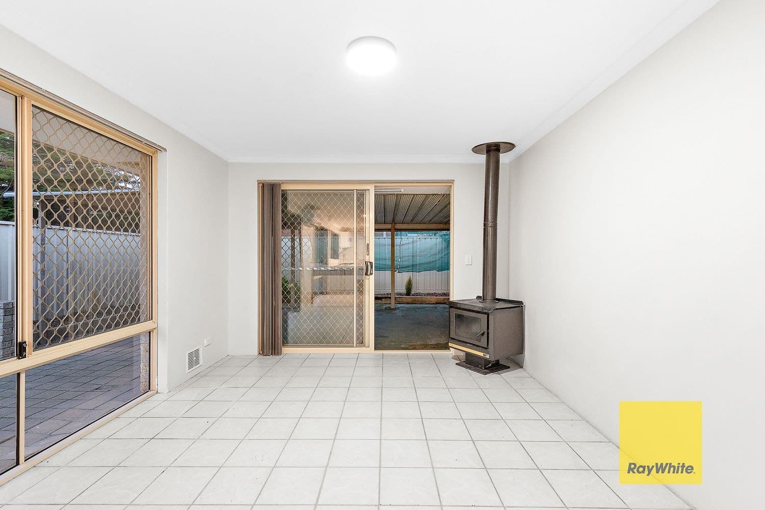 44 Nyandi Court, Thornlie WA 6108, Thornlie - Thumbnail 2