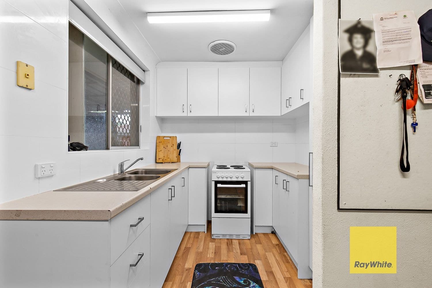 94 Partridge Way, Thornlie WA 6108, Thornlie - Thumbnail 2