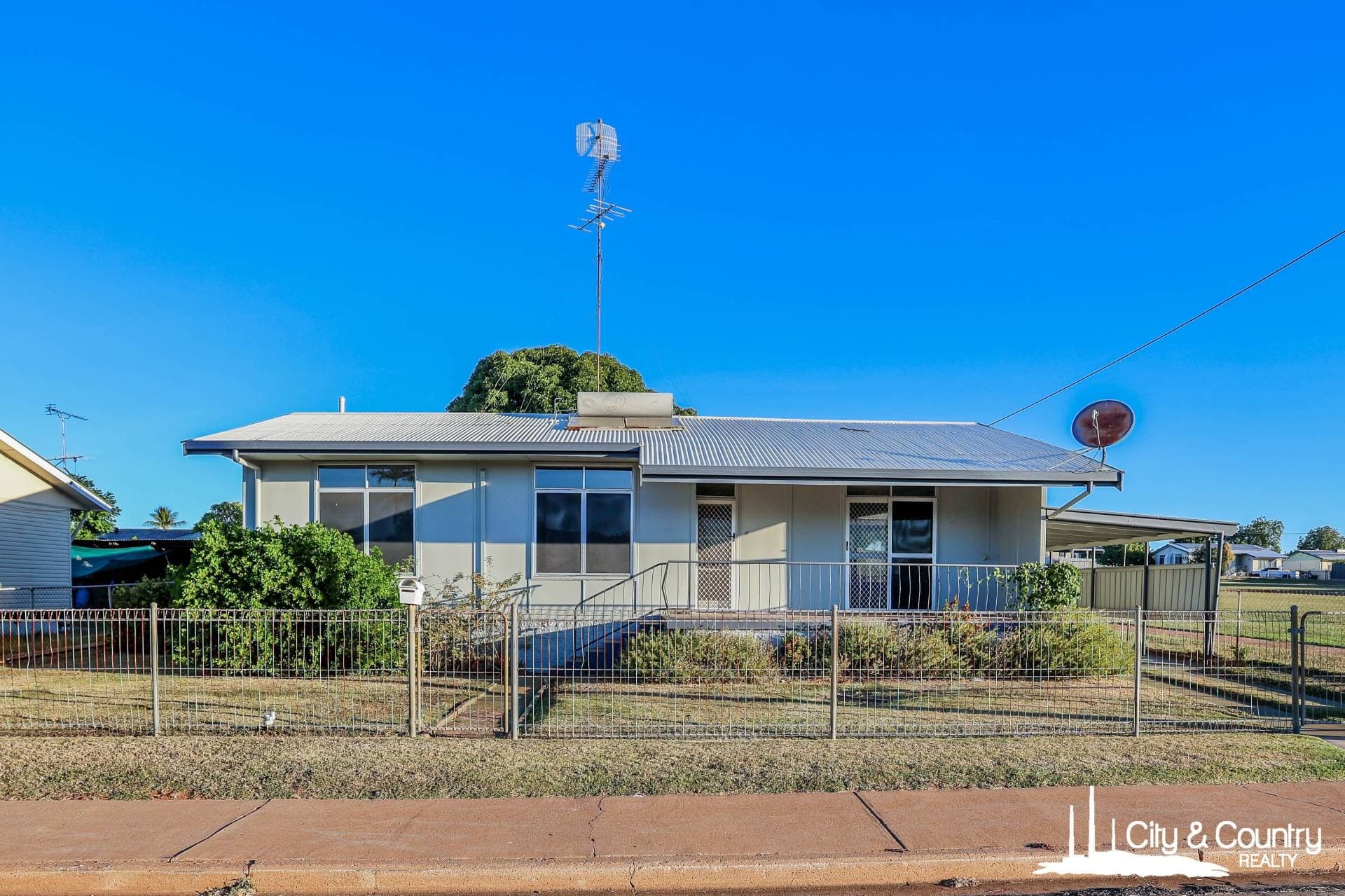 1 Milne Bay Road, Mount Isa, Mount Isa - Thumbnail 2