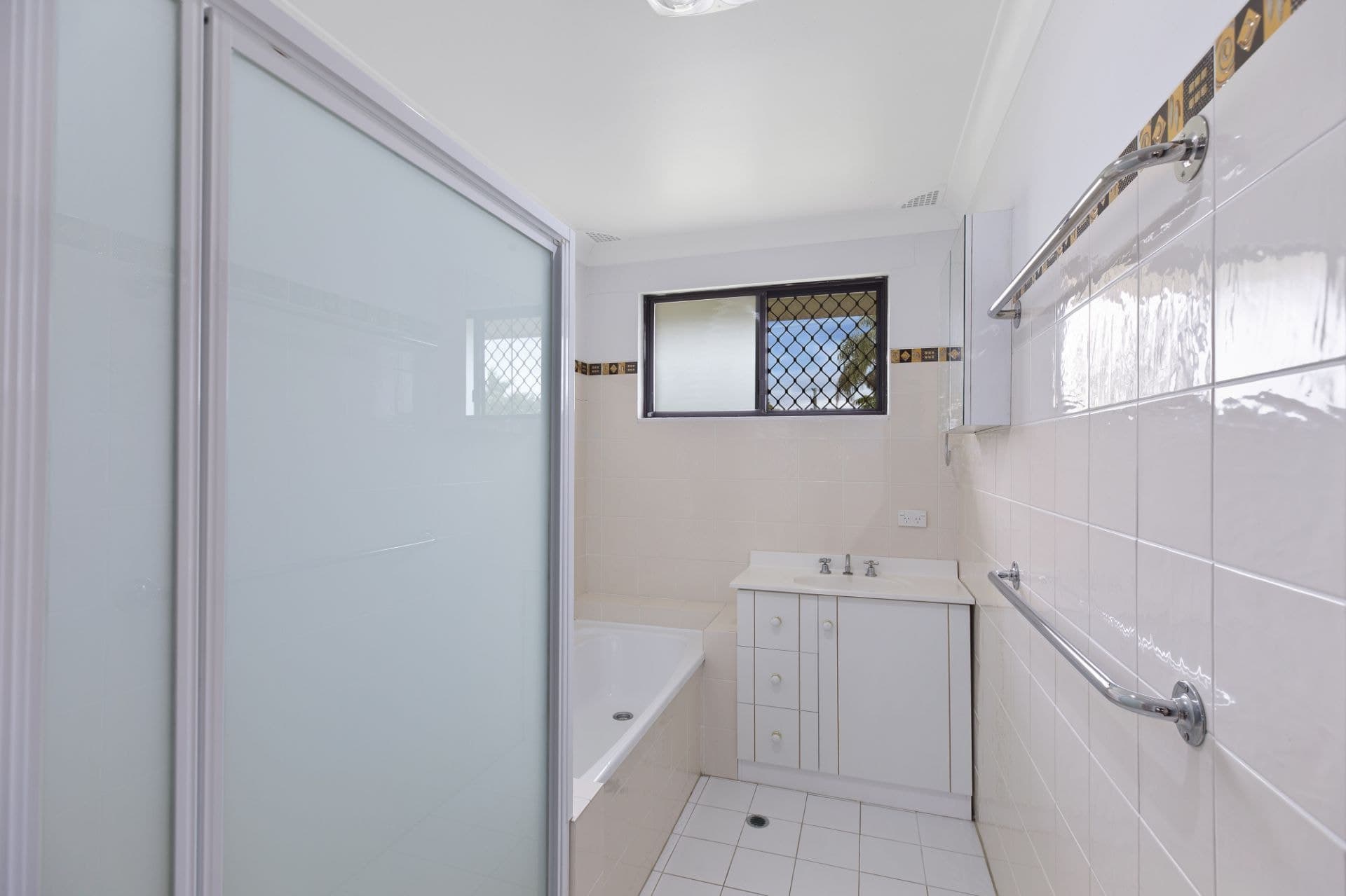 6 Rolfe Avenue, Kanwal NSW, Kanwal - Thumbnail 6