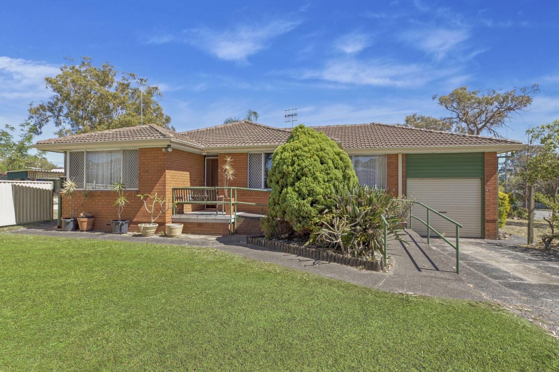 8 Brennon Road, Gorokan NSW, Gorokan - Thumbnail 2