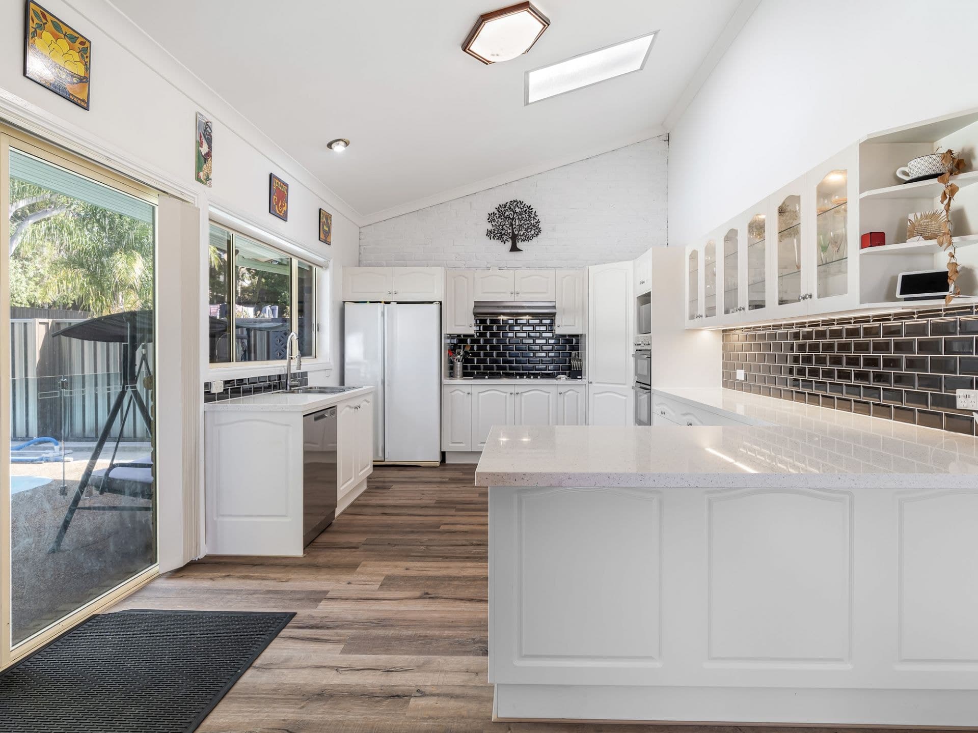 8 Jacqueline Avenue, Gorokan NSW, Gorokan - Thumbnail 3